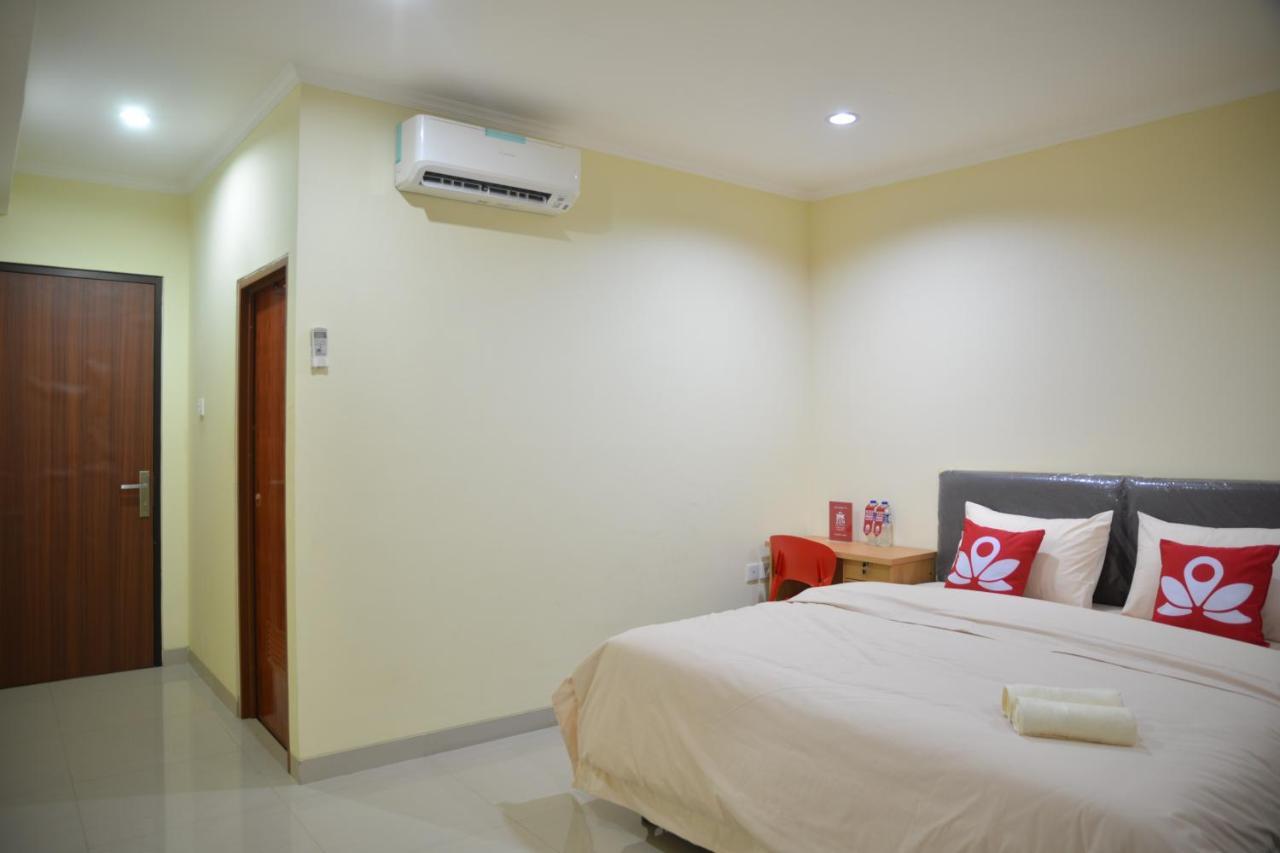 Zen Rooms Near Itc Roxy Mas Jakarta Bagian luar foto